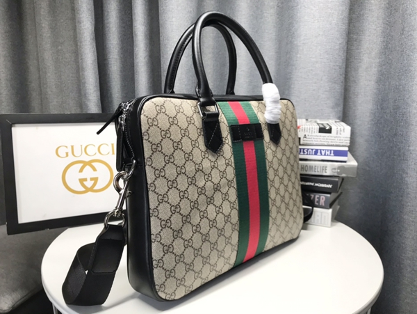 激安グッチバッグコピー背面デザイン